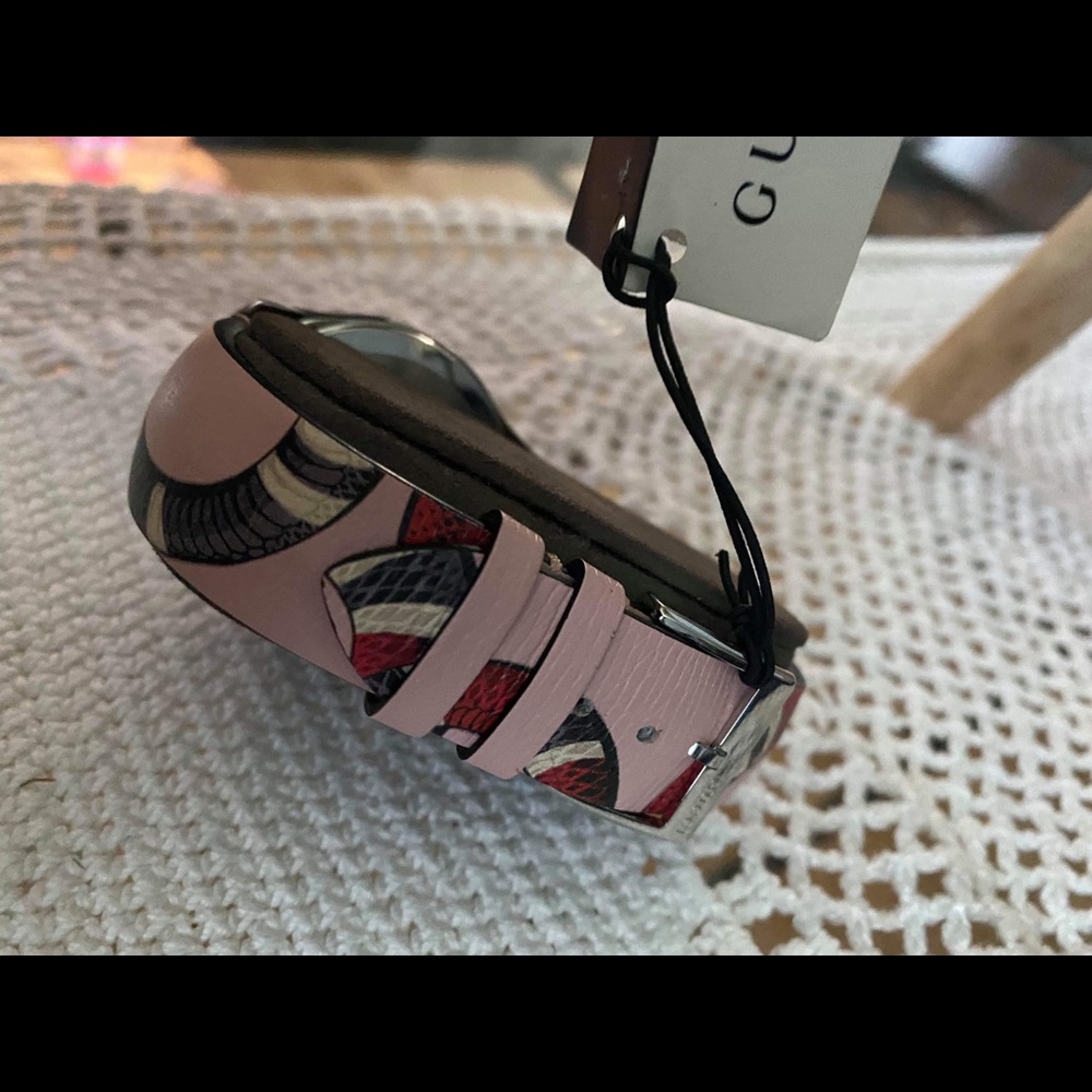 BRAND NEW Gucci Women Female watch